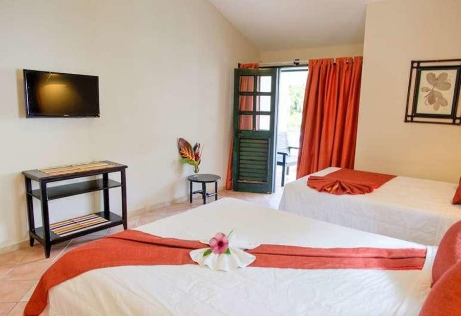 Hotel Bahia Punta Bonita Лас-Терренас Екстер'єр фото