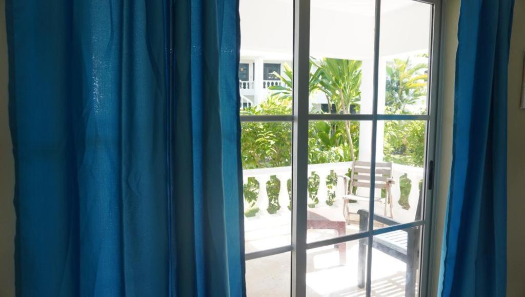 Hotel Bahia Punta Bonita Лас-Терренас Екстер'єр фото