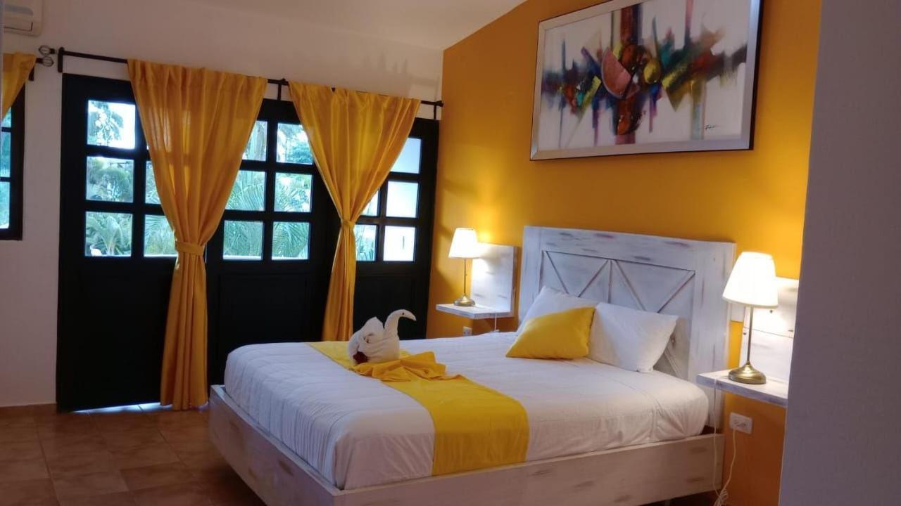 Hotel Bahia Punta Bonita Лас-Терренас Екстер'єр фото